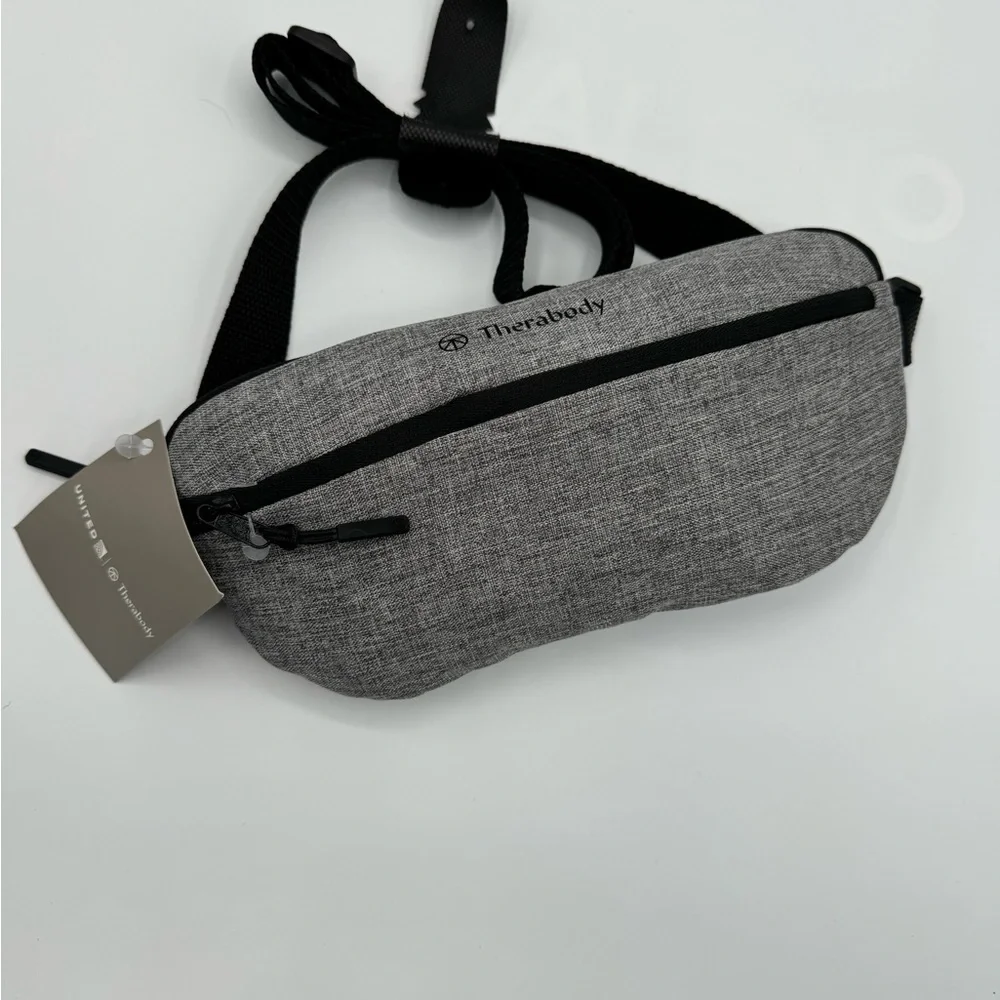 United Airline international Premium Economy toiletry Fanny pack! NWT